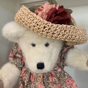 Boyd’s 13” Bear with Stand